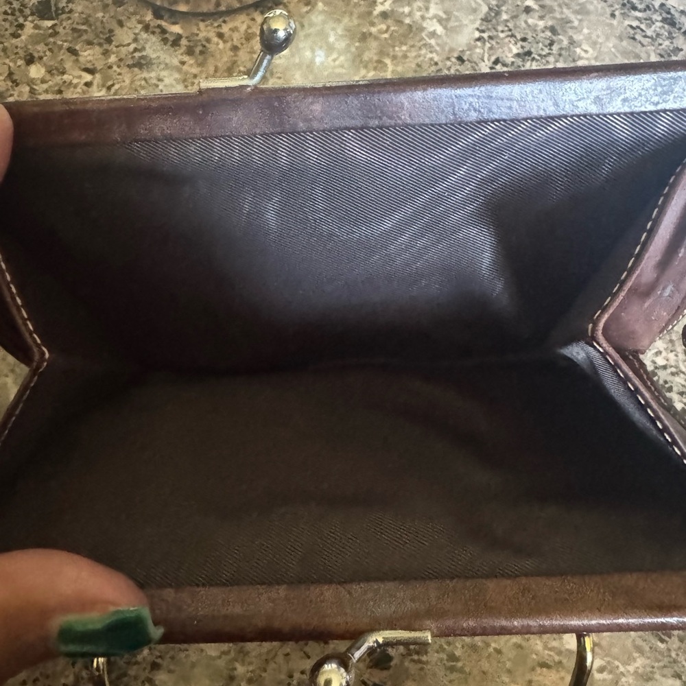 Dooney & Bourke Tan Trifold Pebbled Leather wallet EUC - Picture 9 of 9
